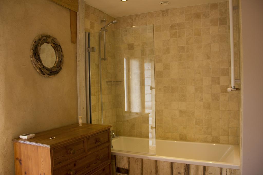 Pathways, Beachwood Cottage Bath Exterior photo